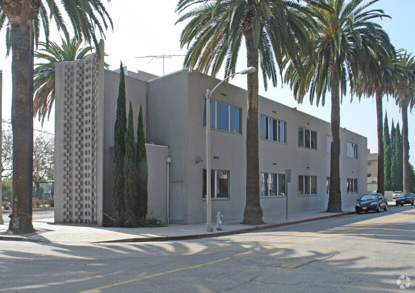More Photos Of 151 N San Vicente Blvd, Beverly Hills Medical For Lease