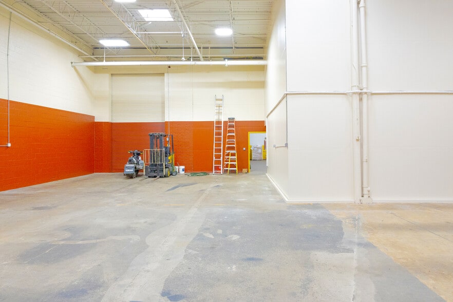 More Photos Of 202-206 Pegasus Ave, Northvale Warehouse For Lease