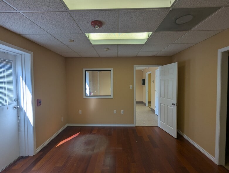 More Photos Of 635 Langham Rd, Beaumont Warehouse For Sale