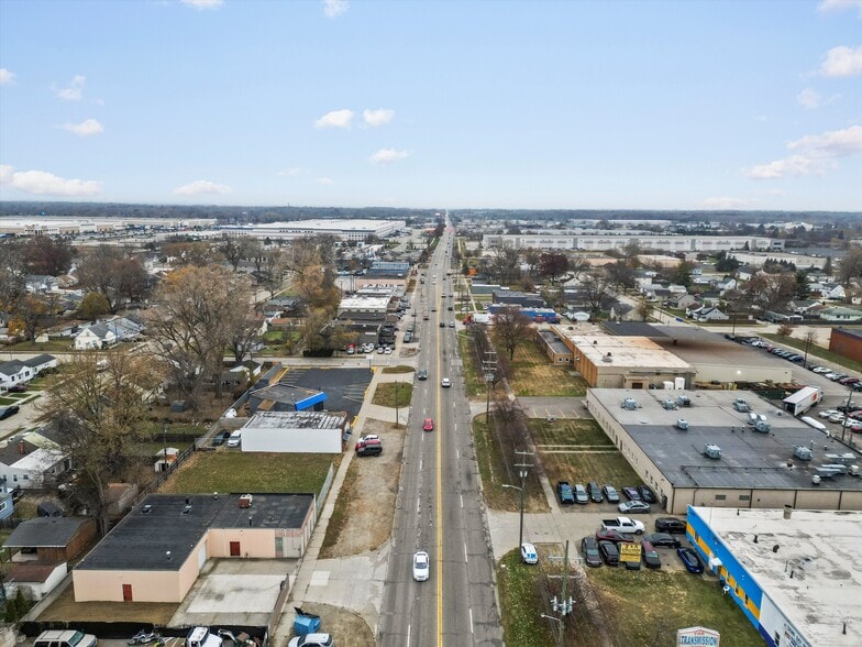 More Photos Of 23409 Dequindre Rd, Hazel Park Manufacturing For Lease