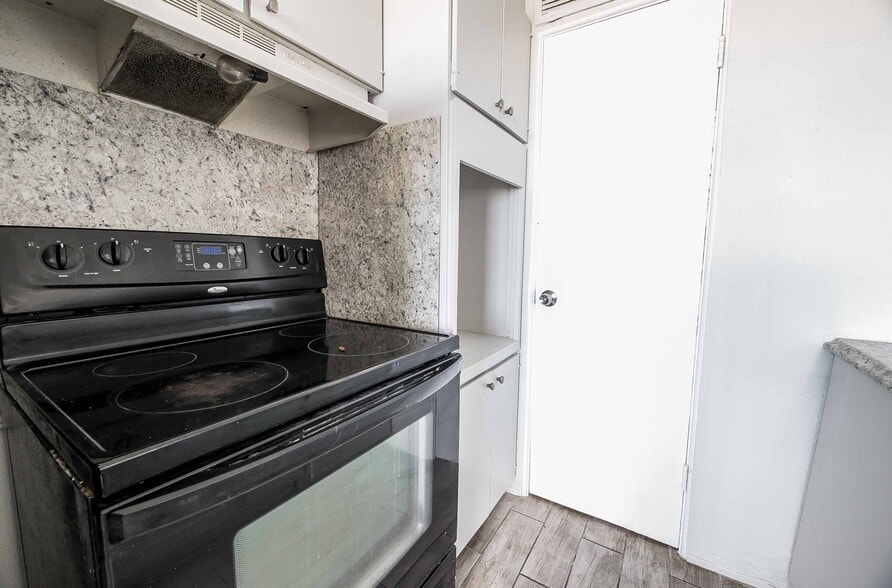 More Photos Of 239 W Cleveland Ave, Las Vegas Apartments For Sale