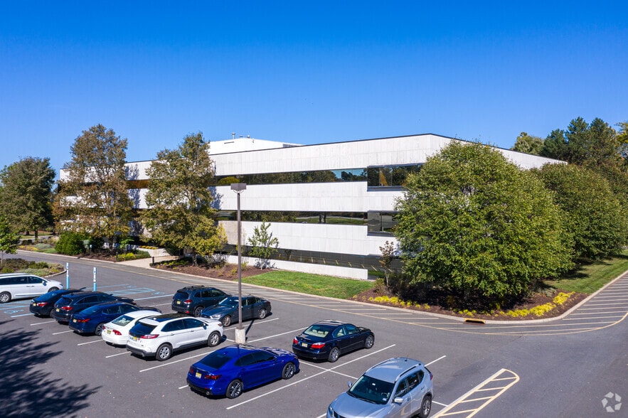 More Photos Of 75 Livingston Ave, Roseland Office For Lease