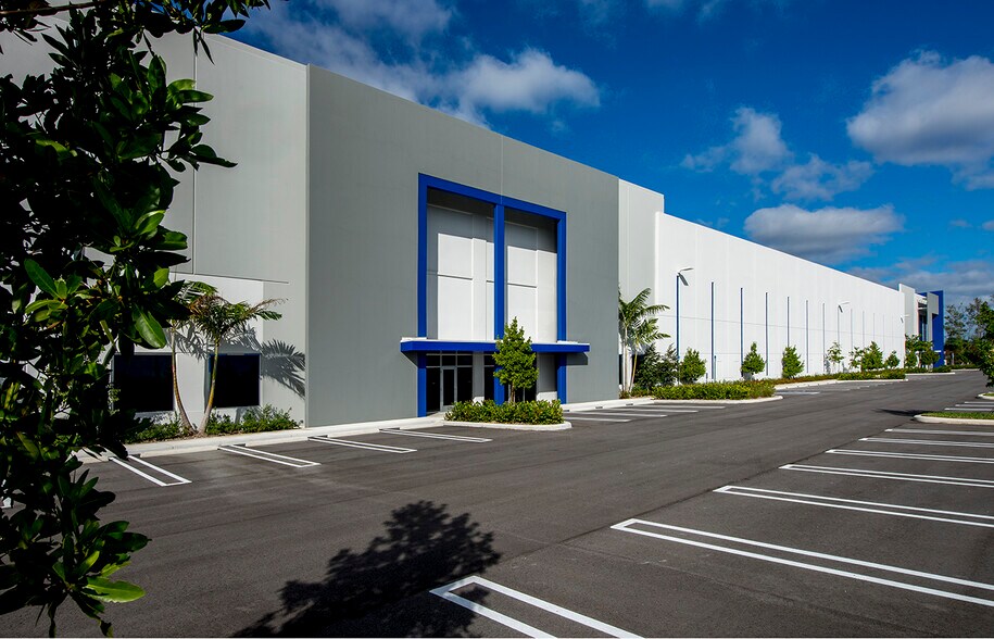 More Photos Of 21500 NW 47th Ave, Miami Gardens Unknown For Lease