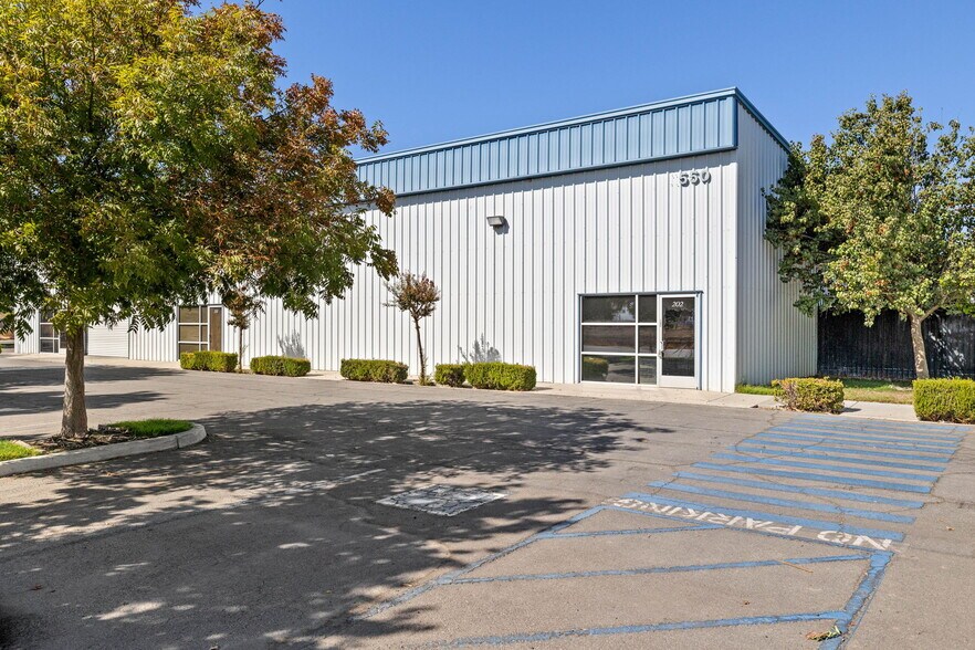 Primary Photo Of 2550 E Belle Ter, Bakersfield Manufacturing For Lease