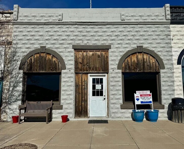 Primary Photo Of 218 Main St, Coldwater Restaurant For Sale