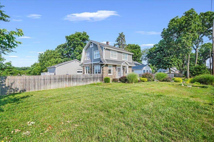 More Photos Of 363 S Middletown Rd, Nanuet Flex For Sale