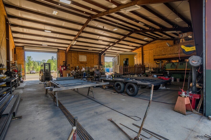 More Photos Of 215 Lawson Ln, Tenmile Warehouse For Sale