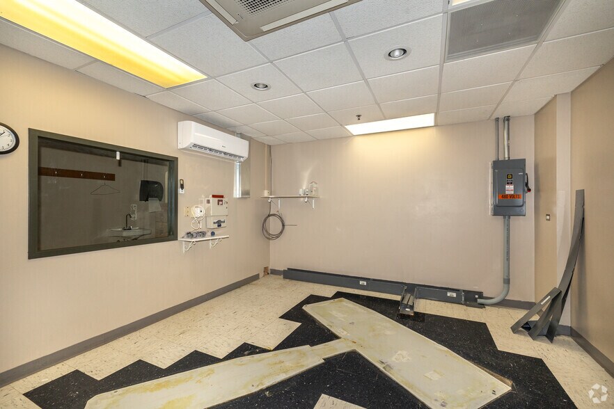 More Photos Of 100 E Helen St, Herington Healthcare For Sale