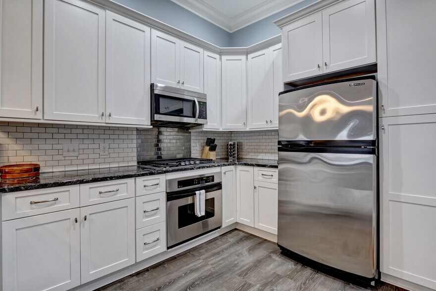 More Photos Of 271 N Front St, Wilmington General Retail For Sale