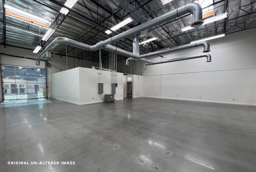 More Photos Of 7500-7536 Tyrone Ave, Van Nuys Service For Sale