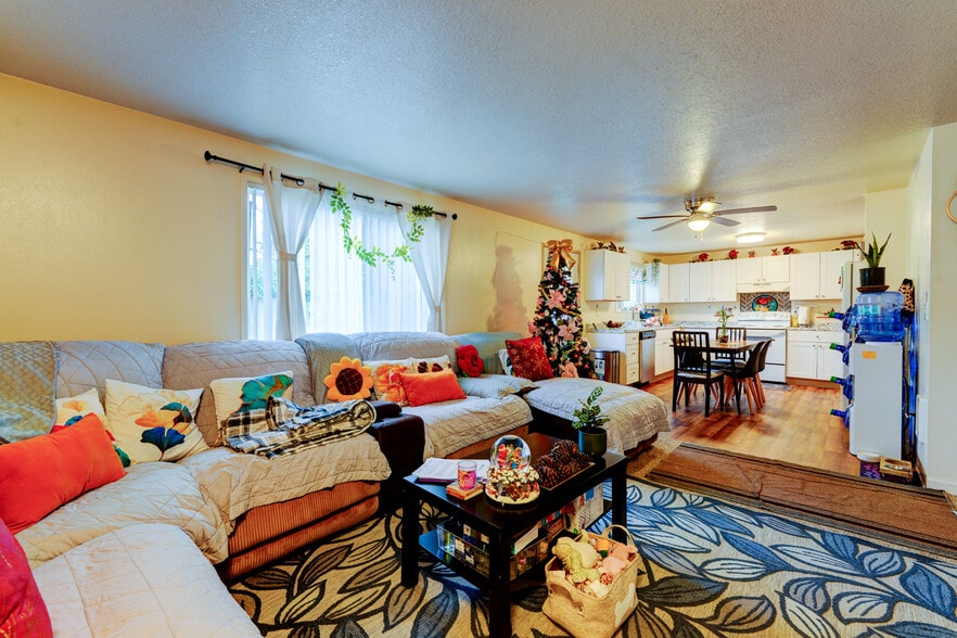 More Photos Of 16405 E Burnside St, Portland Apartments For Sale