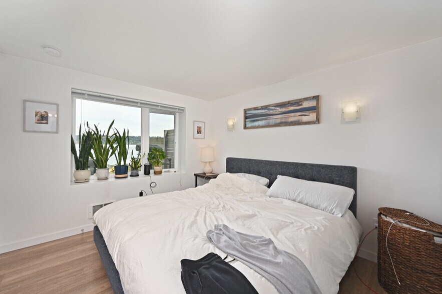 More Photos Of 8716 Sand Point Way NE, Seattle Apartments For Sale