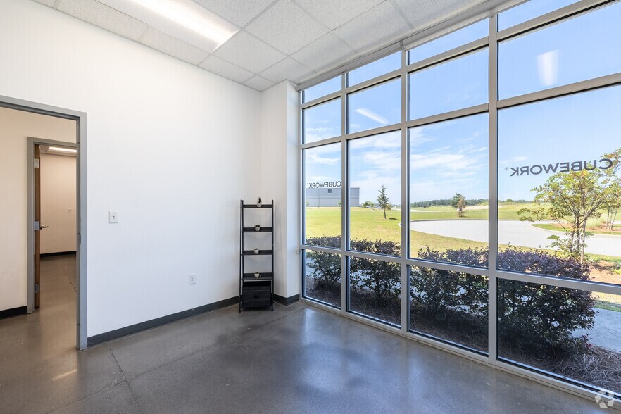 More Photos Of 320 Morgan Lakes Blvd, Pooler Distribution For Lease