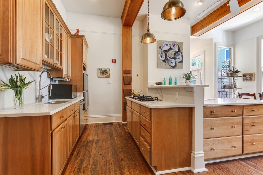 More Photos Of 4117 Perrier St, New Orleans Hotel For Sale