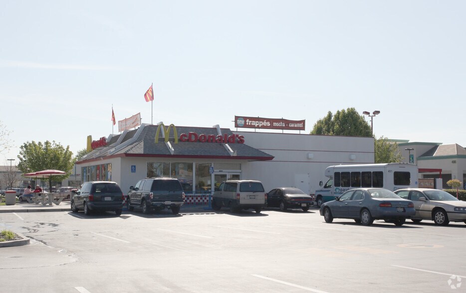 More Photos Of 400-440 Elkhorn Blvd, Rio Linda Unknown For Lease