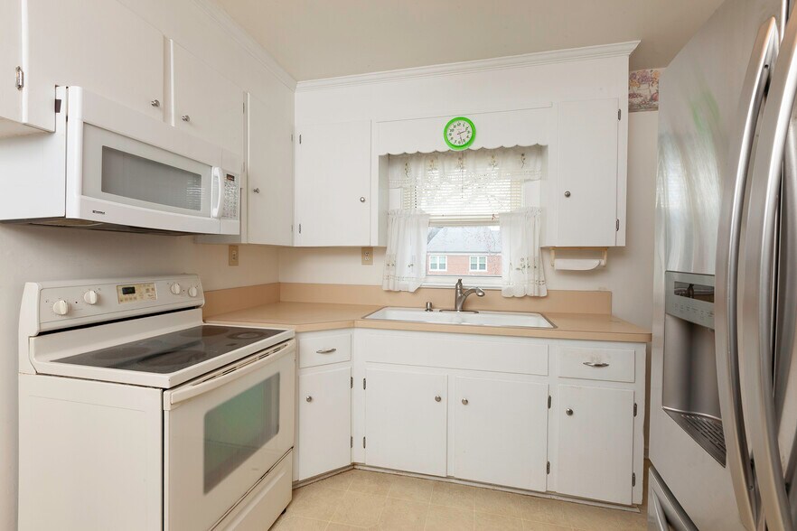 More Photos Of 30 Cooper Ave, Marlton Freestanding For Sale