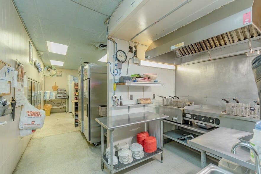 More Photos Of 100 E Jackson St, Okabena Restaurant For Sale