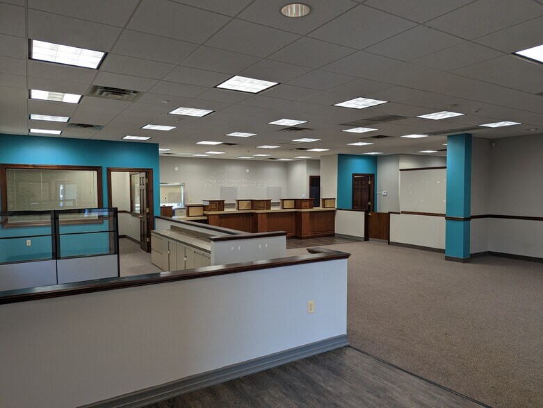 More Photos Of 136 Talmadge Rd, Edison Unknown For Lease