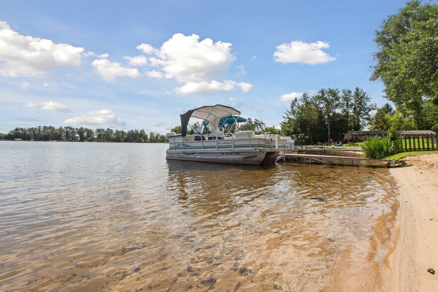 More Photos Of 4998 Main Ext, Long Lake Hospitality For Sale