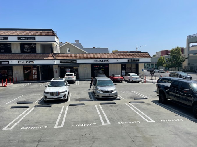 More Photos Of 238-244 S Oxford Ave, Los Angeles Unknown For Lease
