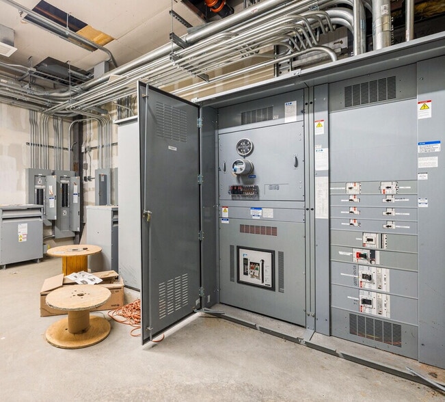 More Photos Of 18194 Blue Dream Crossing, Desert Hot Springs Manufacturing For Sale