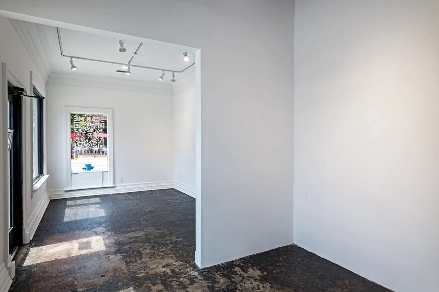 More Photos Of 217 Fairview Ave, Houston Freestanding For Lease