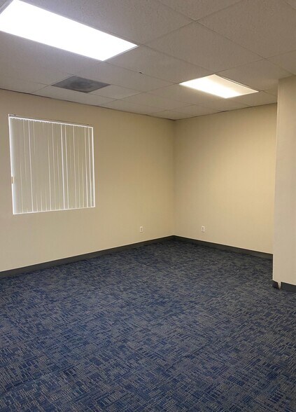More Photos Of 18301-18307 Sherman Way, Reseda Office For Lease