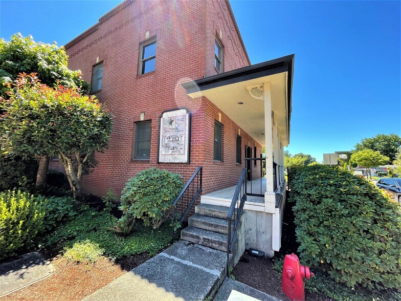 More Photos Of 18660 Sw Boones Ferry Rd, Tualatin Office For Lease