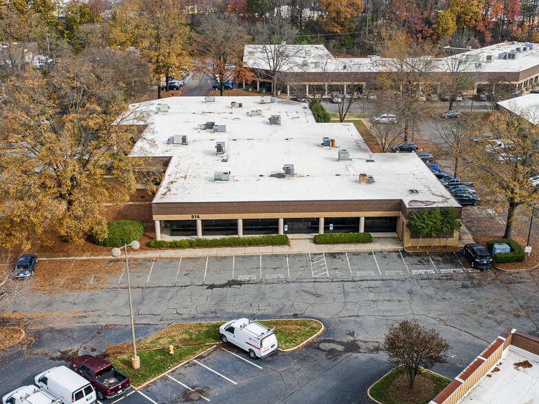 More Photos Of 814 Tyvola Rd, Charlotte Unknown For Lease
