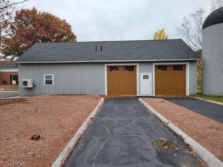 More Photos Of 17 North Rd, Chelmsford Bank For Lease