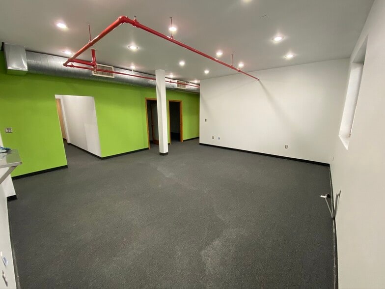 More Photos Of 1501 Iron St, North Kansas City Warehouse For Lease