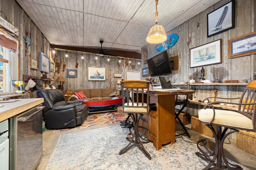 More Photos Of 206 Highway 35 S, Rockport Manufacturing For Sale