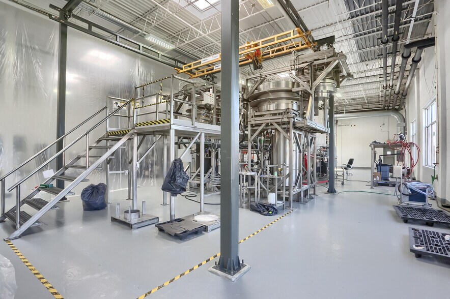 More Photos Of 150 Gamma Dr, Pittsburgh Light Manufacturing For Lease