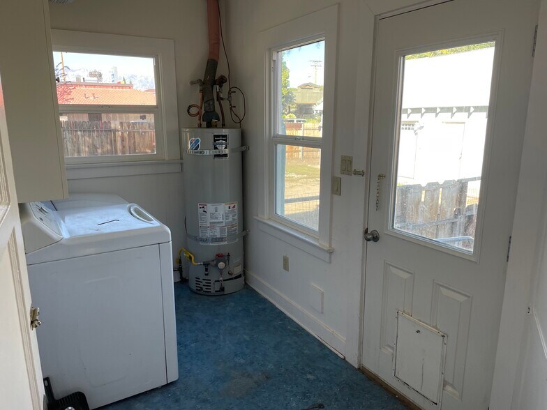 More Photos Of 151 Maciver Ln, Bishop Office For Lease