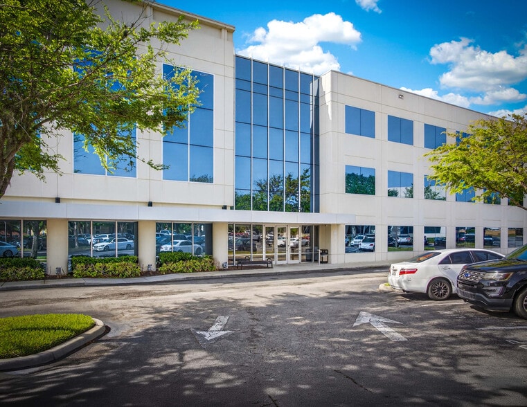 Primary Photo Of 6150 Metrowest Blvd, Orlando Medical For Sale