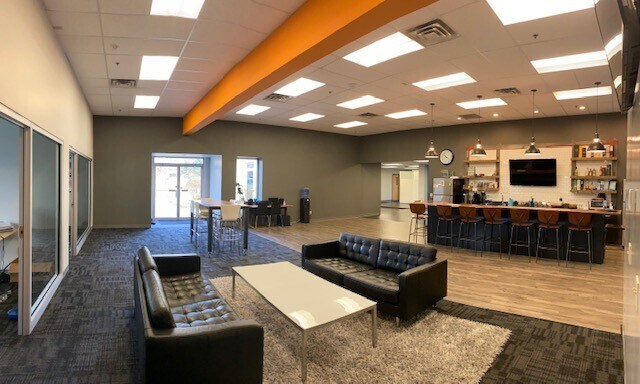 More Photos Of 1200-1212 Red Fox Rd, Arden Hills Medical For Lease