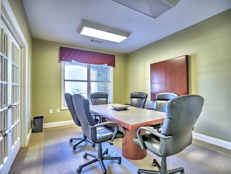 More Photos Of 2487 Cedarcrest Rd, Acworth Office For Lease