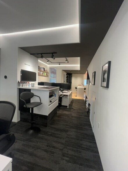 More Photos Of 709 D St SE, Washington Storefront For Lease