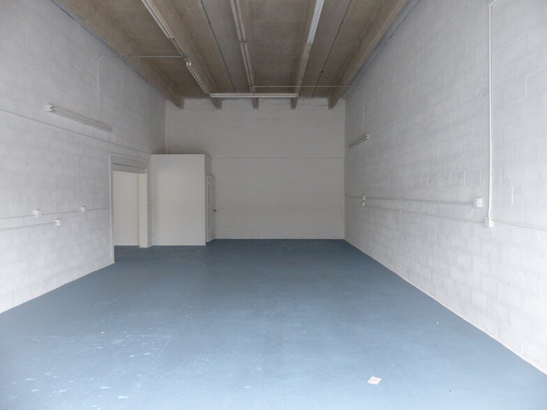 More Photos Of 9807-9808 NW 80th Ave, Hialeah Warehouse For Lease