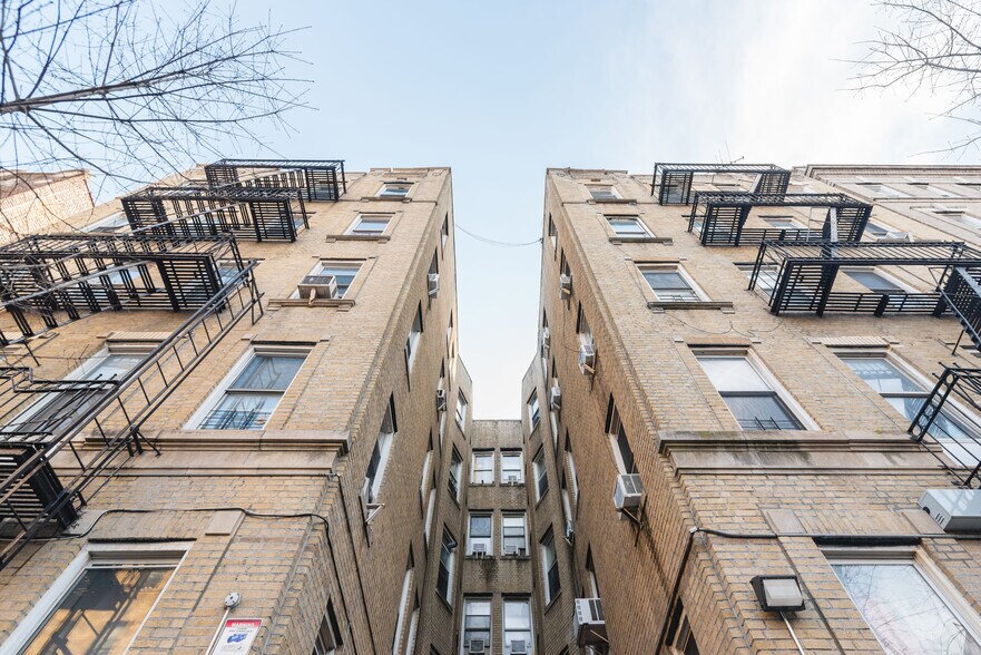 More Photos Of 550 W 180th St, New York Apartments For Sale