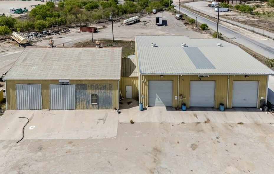 More Photos Of 255 Loop 517, Carrizo Springs Flex For Sale