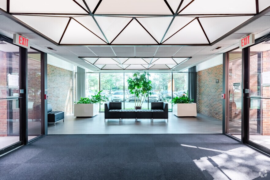 More Photos Of 800 Roosevelt Rd, Glen Ellyn Unknown For Lease