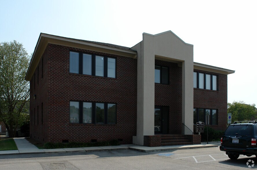 More Photos Of 559 Executive Pl, Fayetteville Office For Lease