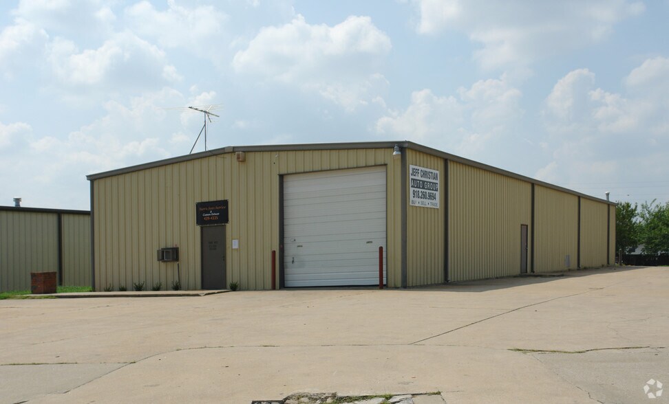 More Photos Of 12 S 111th Ave, Tulsa Service For Lease