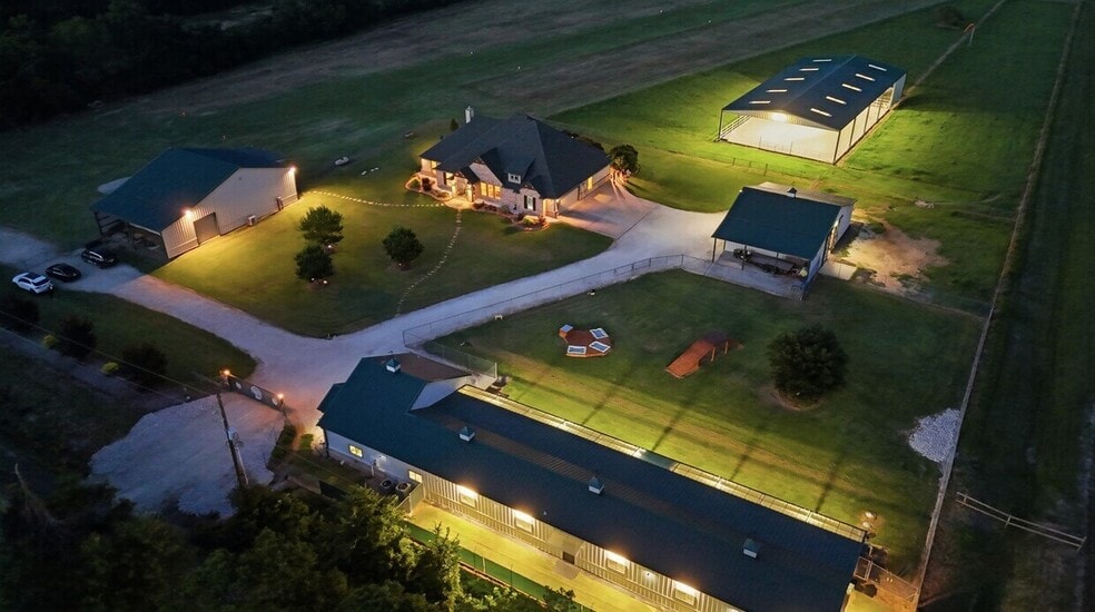 More Photos Of 12416 County Road 201, Plantersville Airplane Hangar For Sale
