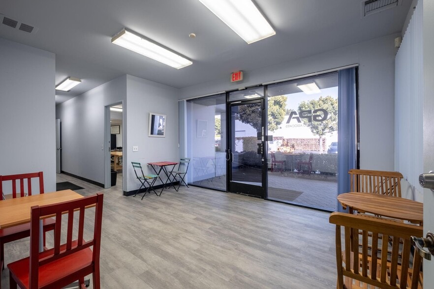 More Photos Of 22809 Lockness Ave, Torrance Warehouse For Sale