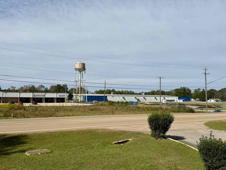 More Photos Of 547 S Archusa Ave, Quitman Hotel For Sale