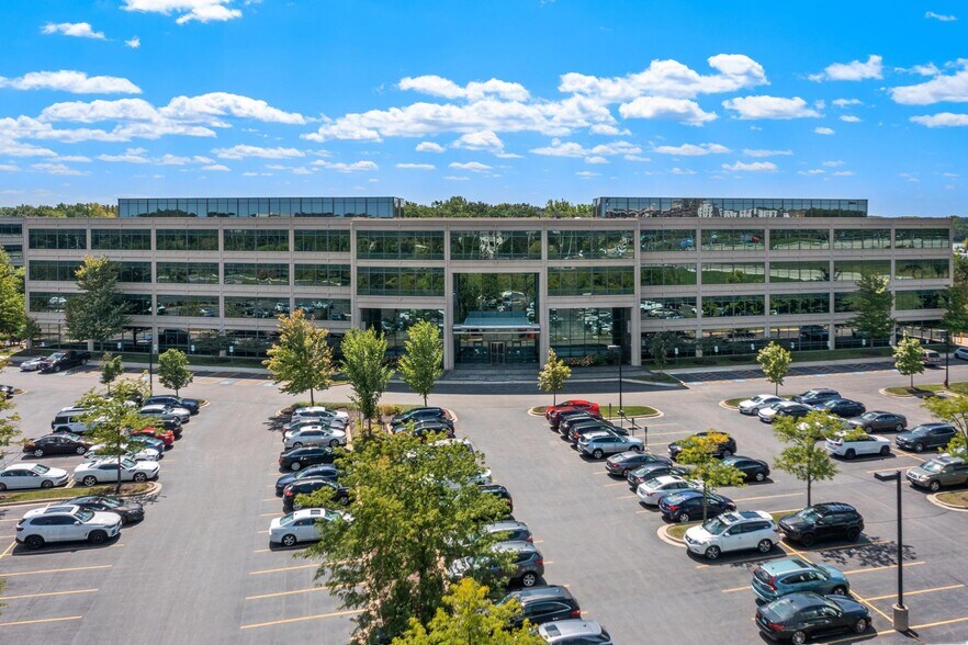 More Photos Of 100 S Saunders Rd, Lake Forest Office For Lease