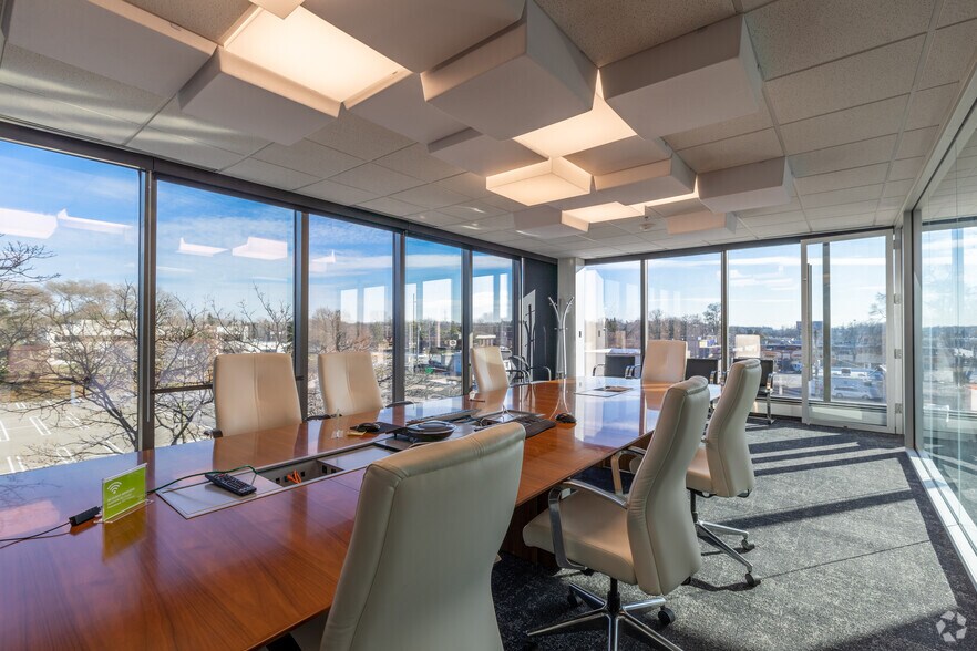 More Photos Of 25200 Telegraph Rd, Southfield Office For Lease