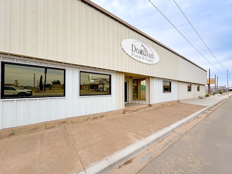 More Photos Of 200 N Pine St, Kermit Industrial For Sale
